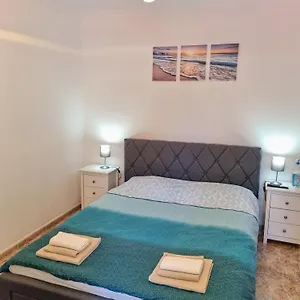 https://newly-decorated-close-to-beach.es-andalucia.com